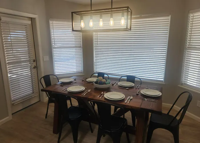 Holiday home Paradise With King Bed & For The Family *